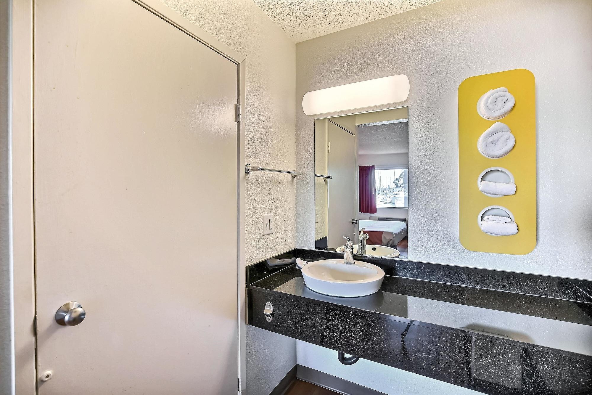 Motel 6-Oakland, Ca - Embarcadero Eksteriør billede